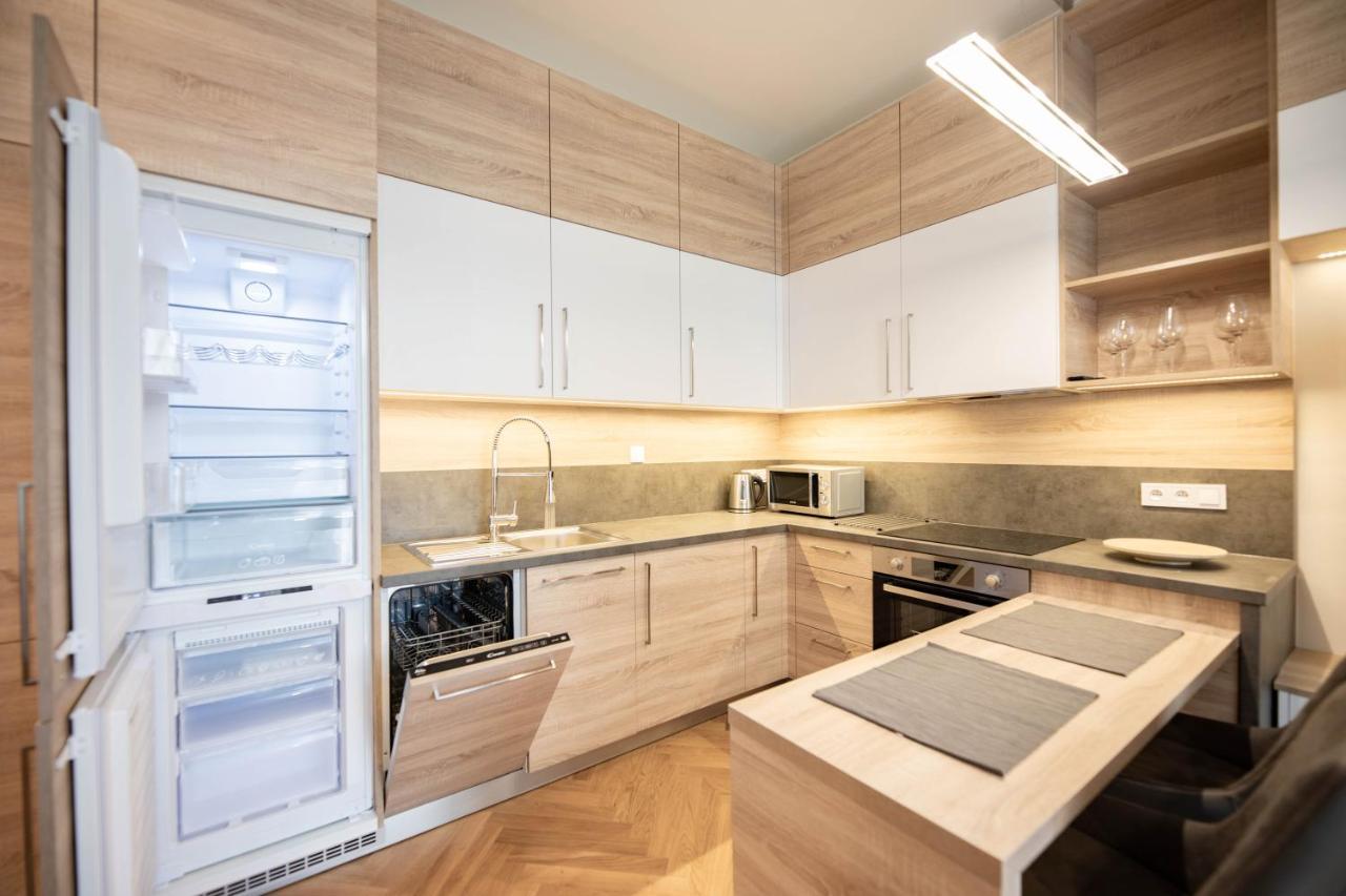 Friendly Apartments In Prague Luaran gambar
