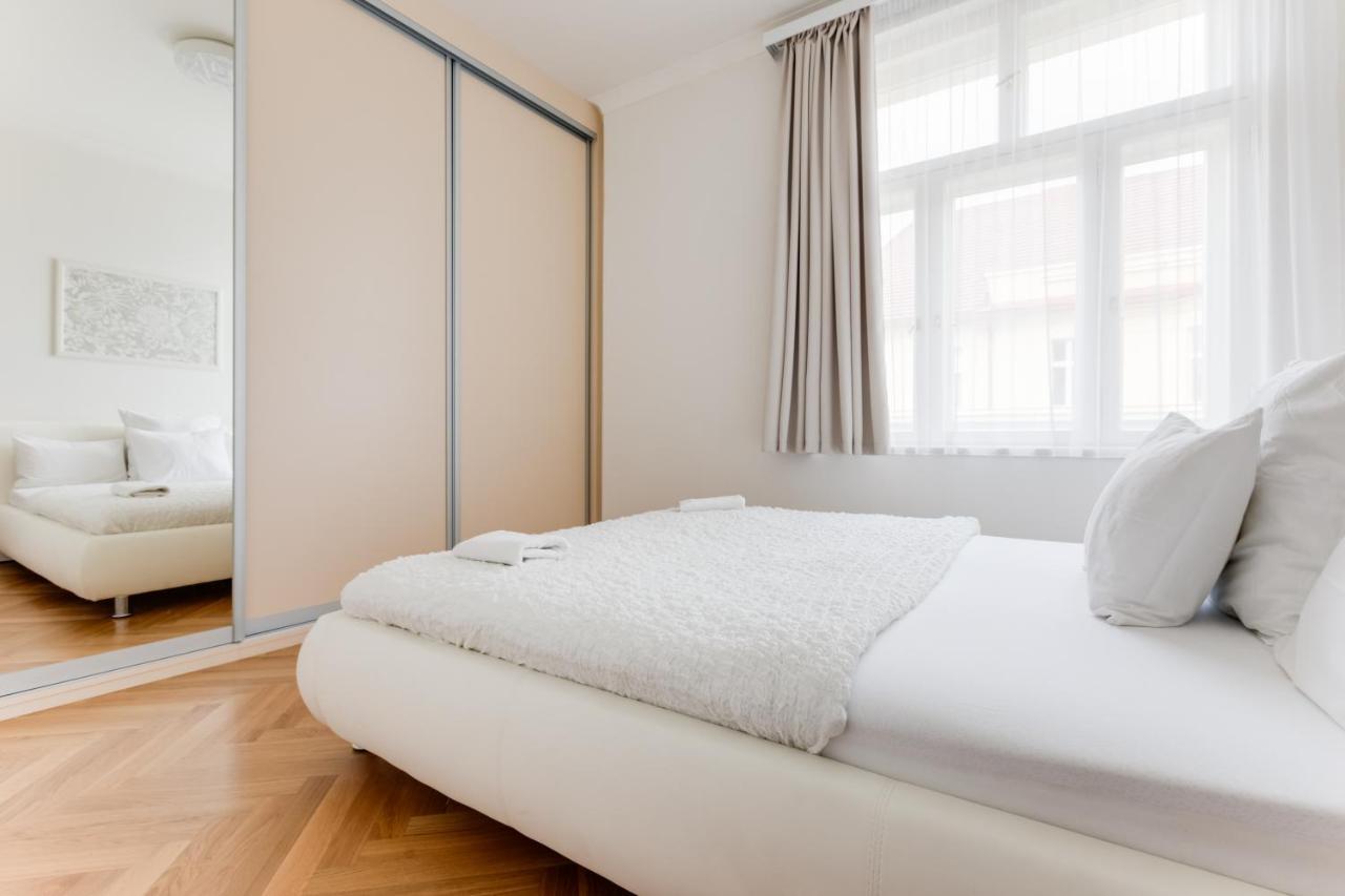 Friendly Apartments In Prague Luaran gambar