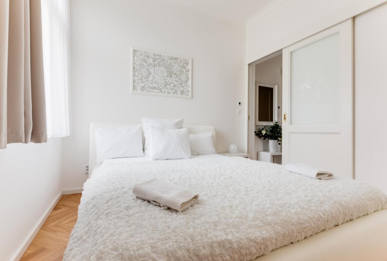 Friendly Apartments In Prague Luaran gambar