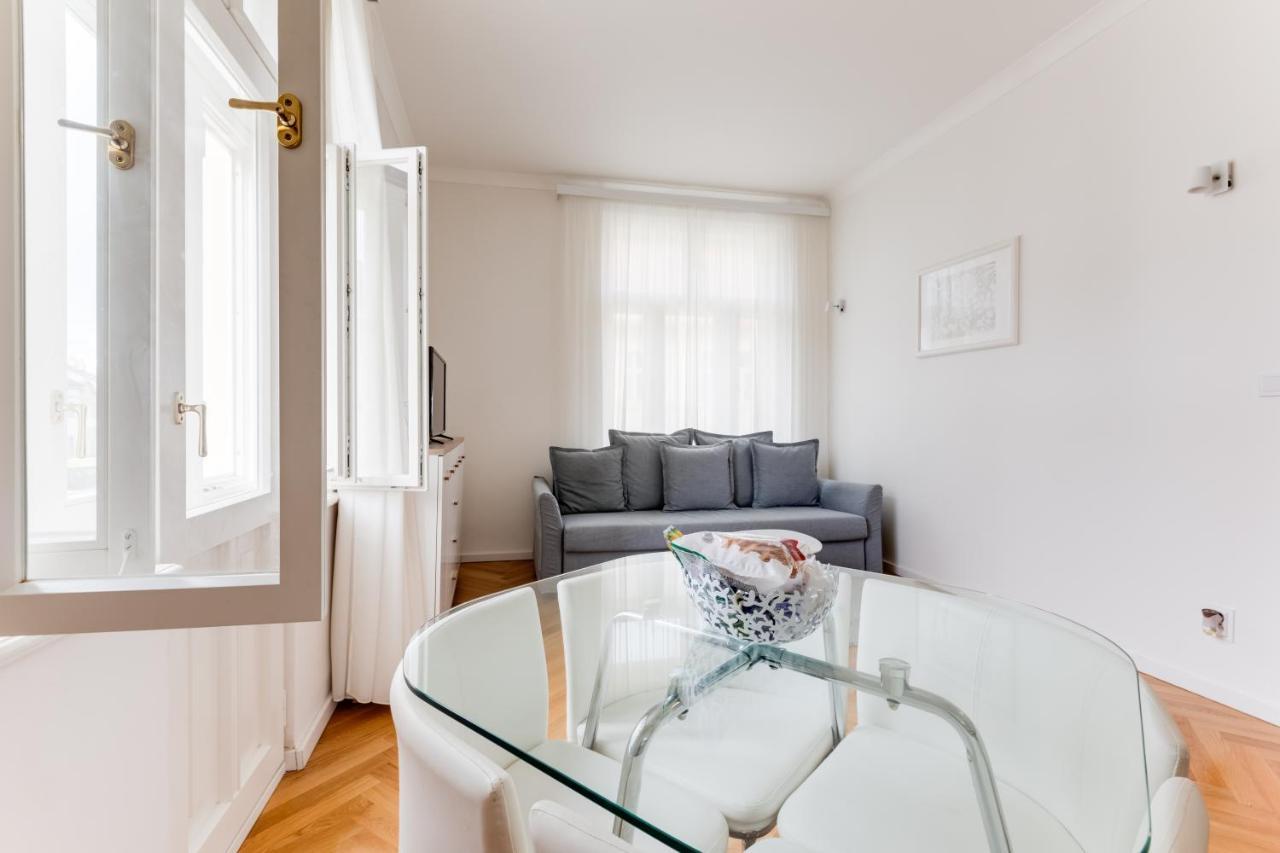 Friendly Apartments In Prague Luaran gambar