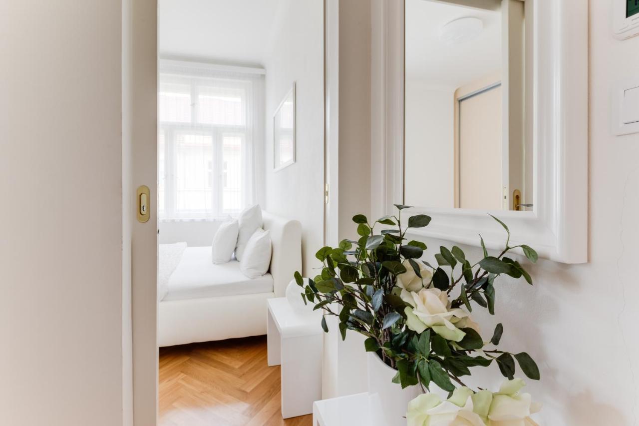 Friendly Apartments In Prague Luaran gambar