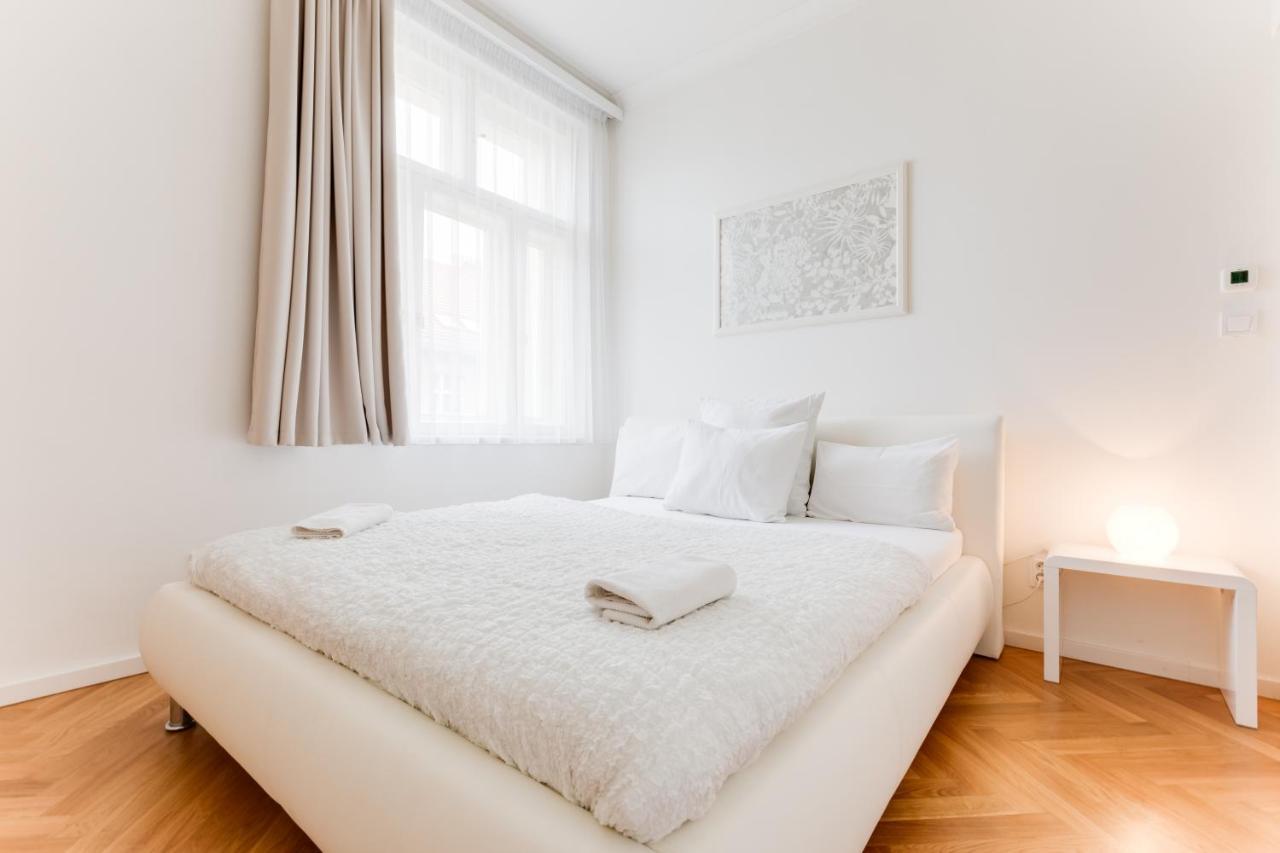 Friendly Apartments In Prague Luaran gambar