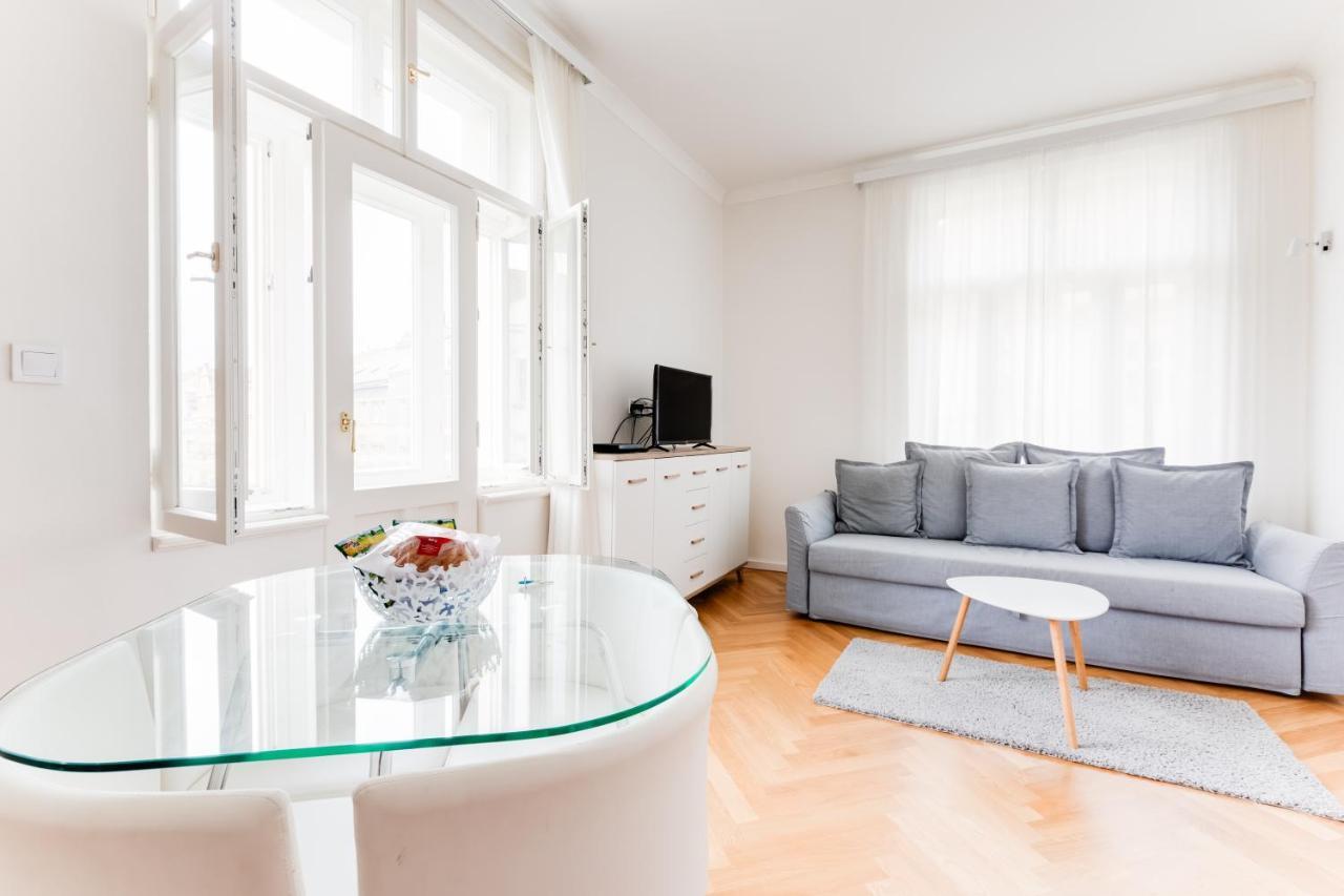 Friendly Apartments In Prague Luaran gambar