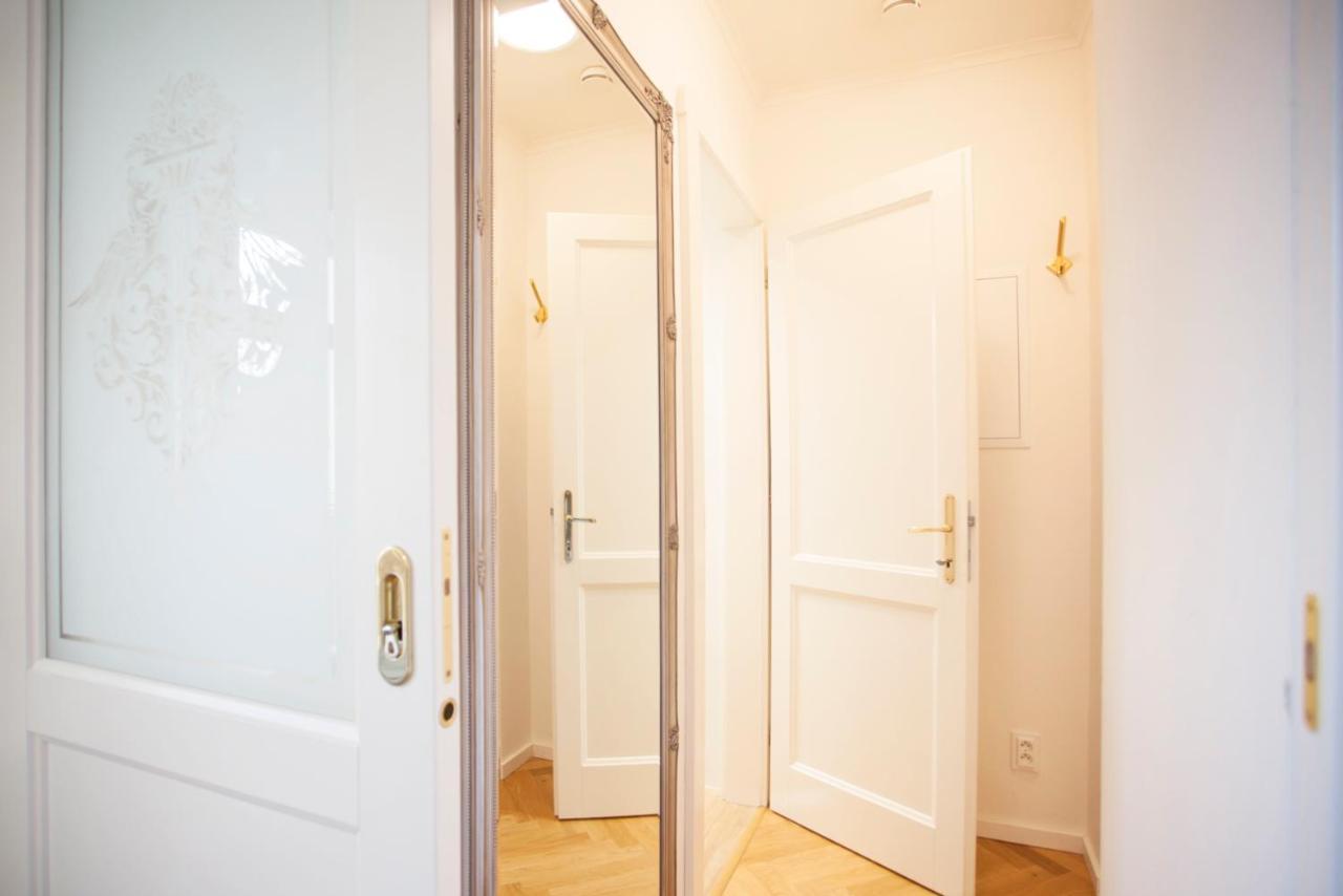 Friendly Apartments In Prague Luaran gambar